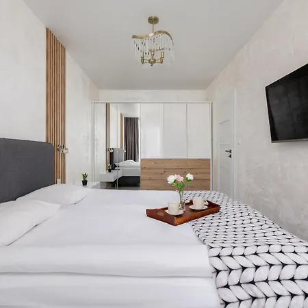 Beautiful & Spacious 1 Bedroom Apartament With Balcony By Renters * Kraków